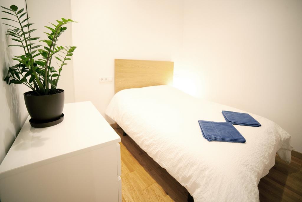 Apartment In Plaza Catalunya Barcelona Room photo