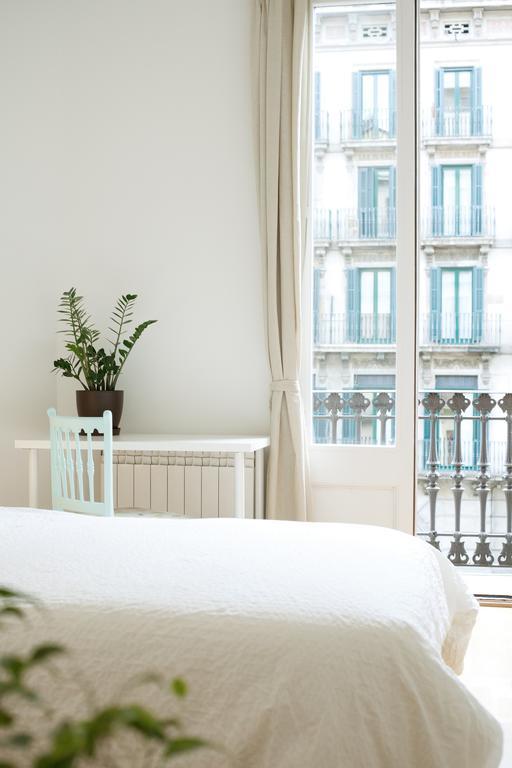 Apartment In Plaza Catalunya Barcelona Room photo
